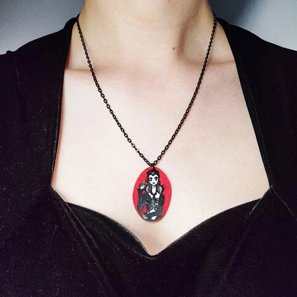 Goth victorian vampire portrait necklace ✦ unique black chain & pendant necklace - Picture 1 of 10